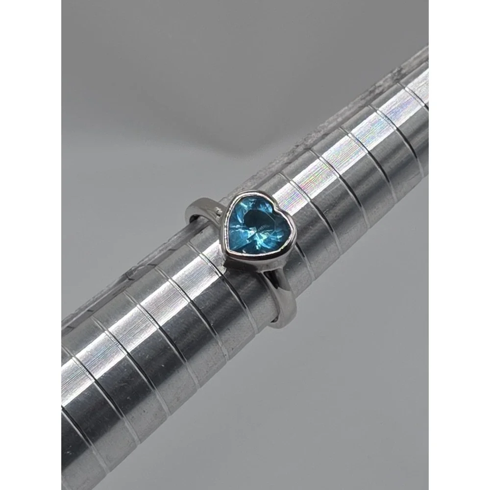 925 Sterling Silver Heart Light Blue Stone Ring Bezel Solitaire Thailand Size 5